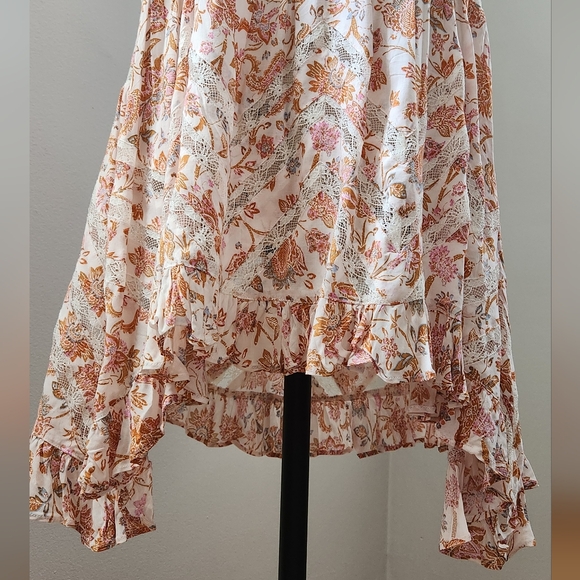 FREE PEOPLE assymetrical sleevless top with lace details in size SP - Picture 9 of 10